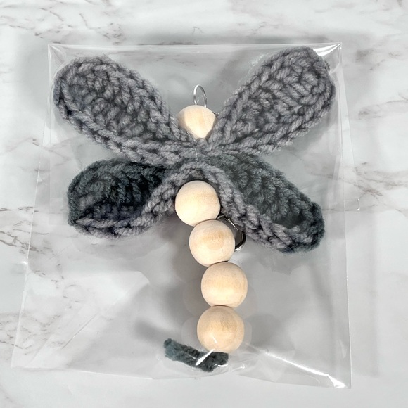Crochet & Bead Dragonfly Bag Charm Keychain - Picture 3 of 5